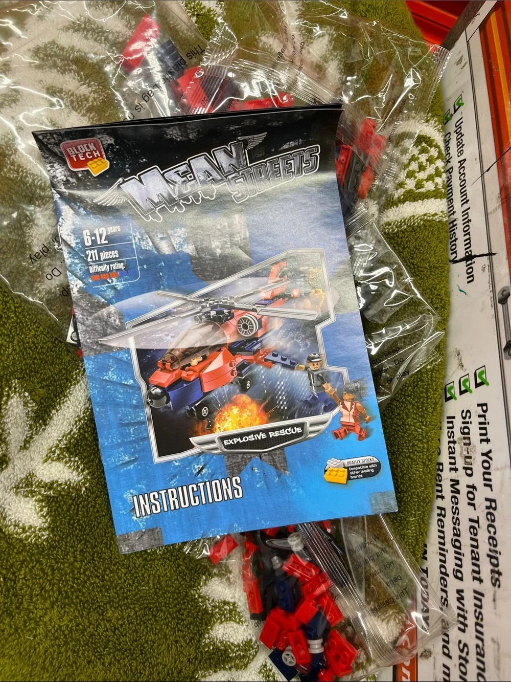 Mean Streets Rescue Helicopter Building Set - Red and Black